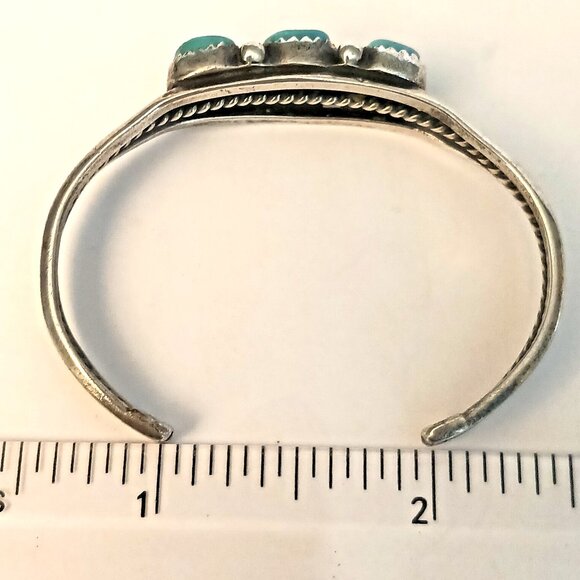 Native American Navajo Turquoise Child's Cuff (1577) - Picture 4 of 5